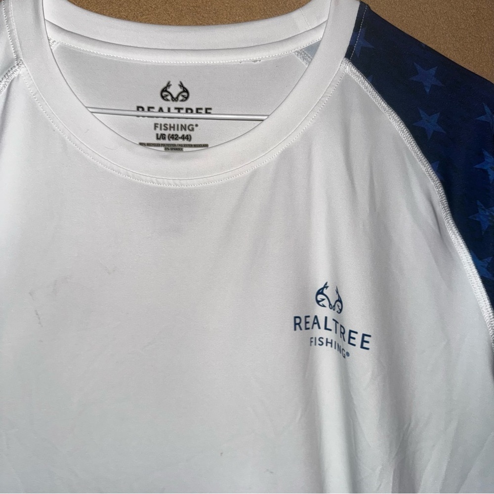 Realtree Men's Long Sleeve White Tee with Flag Sleeve - Picture 2 of 5